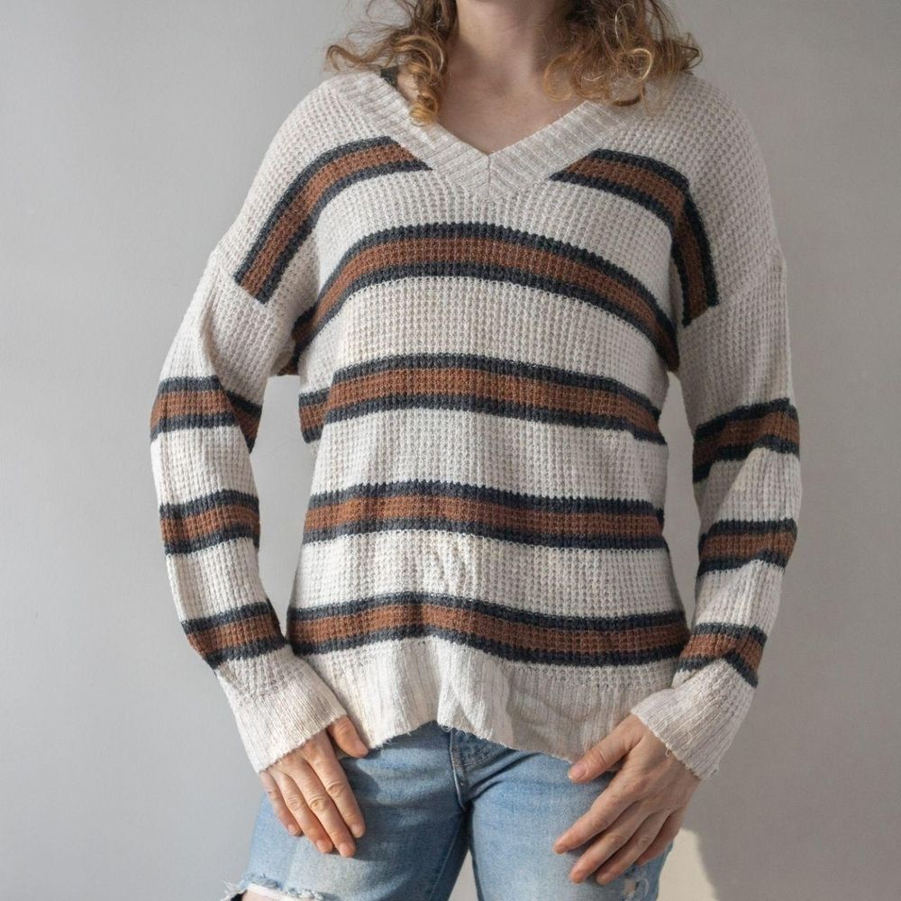 Lightweight boho sweater - American Eagle White Striped Boho Lightweight Sweater